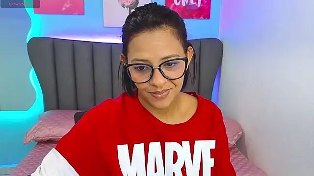 Aria Russo online show from December 5, 3:35 pm