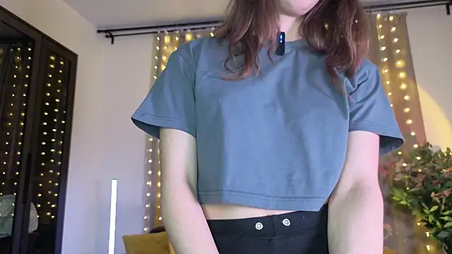 FabiolaCowing online show from October 26, 6:47 pm