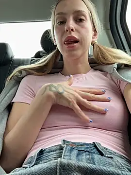 kira mia online show from June 13, 4:15 pm