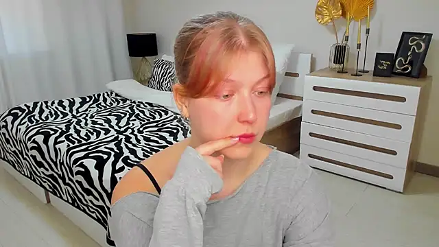 Stella Light online show from October 25, 4:20 am