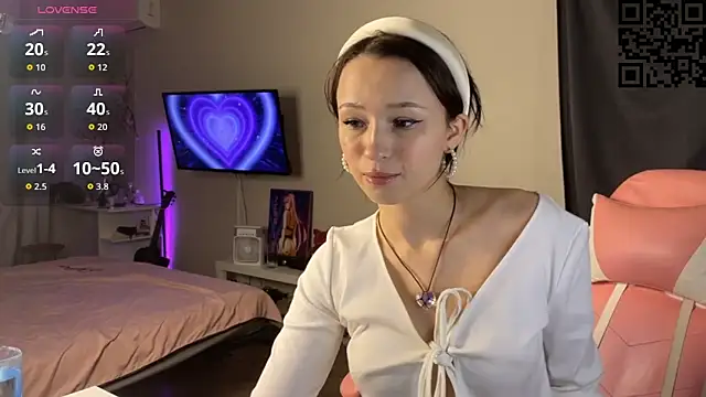 ella simons online show from November 8, 2:05 am