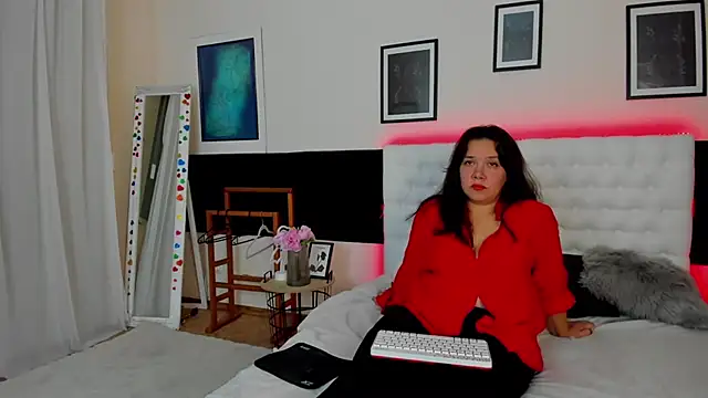 JulietteHarley online show from October 21, 2:10 pm