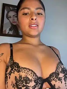 morenaQueen  online show from November 25, 8:20 pm