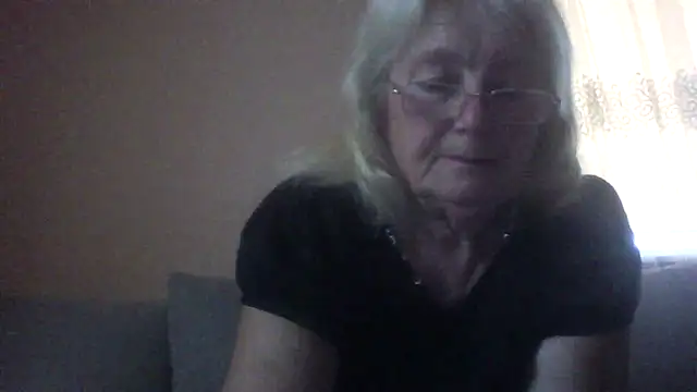 AmyLove353 online show from July 10, 3:40 am