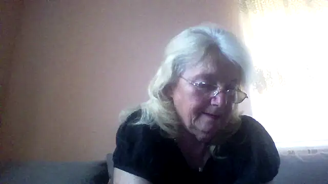 AmyLove353 online show from June 11, 3:25 am