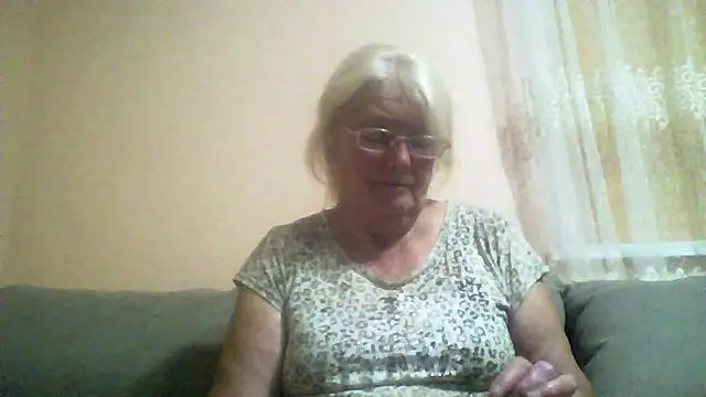 AmyLove353 online show from July 28, 8:45 pm