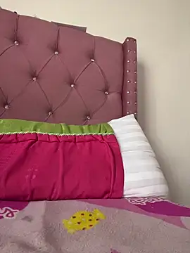 Violeet-Smith online show from March 4, 5:08 pm