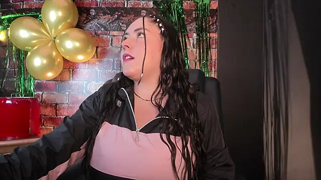 Danna piink  online show from March 16, 11:25 am