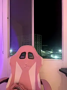 aly nicols online show from November 11, 11:35 pm