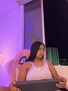 aly nicols online show from November 21, 6:48 am