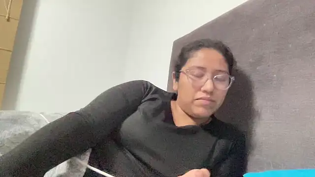 Kmiii21 online show from December 14, 6:19 am