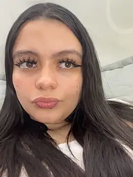 Selena Roa online show from April 2, 5:21 pm