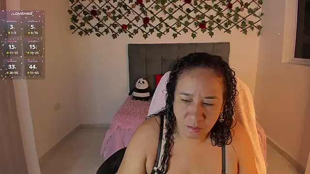 Karly Closson online show from November 9, 3:35 am