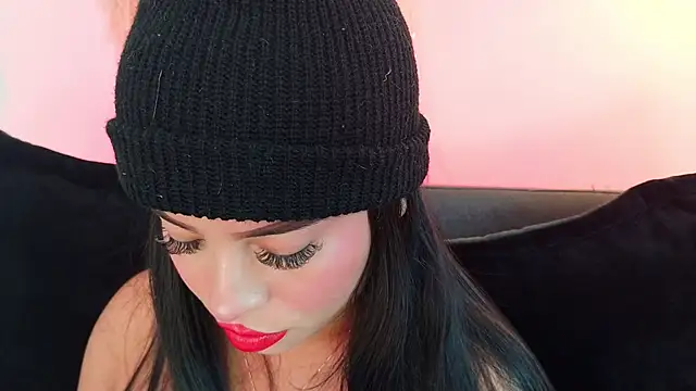 mia roux1 online show from April 1, 7:55 pm