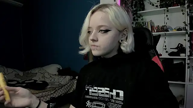 Holy Mistress S online show from November 7, 10:21 am