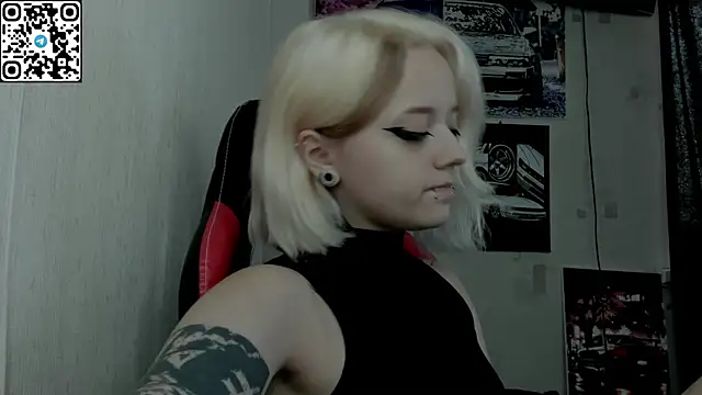 Holy Mistress S online show from July 22, 8:15 am