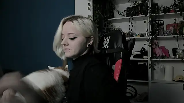 Holy Mistress S online show from November 21, 9:22 am