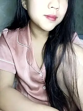 Quynhsumon online show from January 15, 3:29 pm