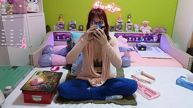  HeraLuna  online show from March 12, 9:50 pm