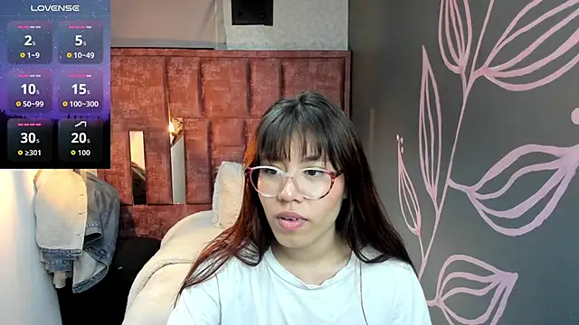 Chloe  Brooks  online show from October 22, 8:25 pm