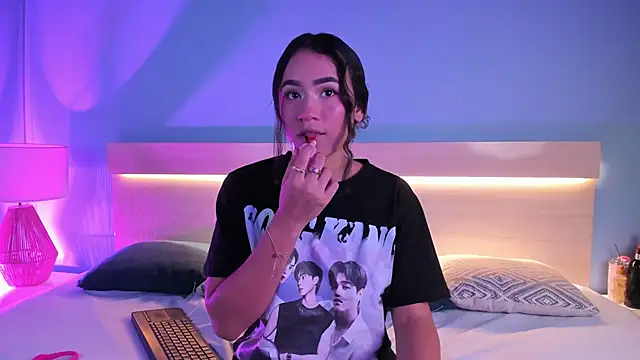 Aurora19 online show from October 27, 8:58 pm