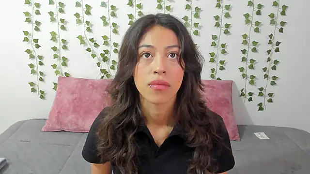 emily jonessxx online show from March 2, 4:46 pm