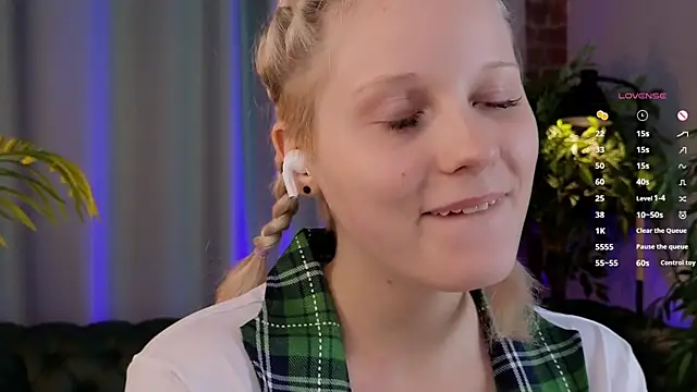 ShineJoan online show from November 11, 11:13 pm