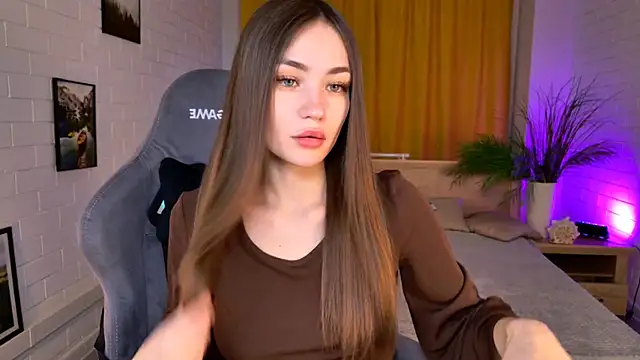 lollyrais online show from February 10, 1:25 pm