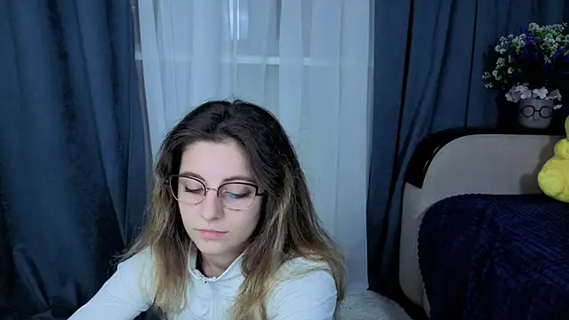 CasandraMickell online show from October 25, 8:15 pm