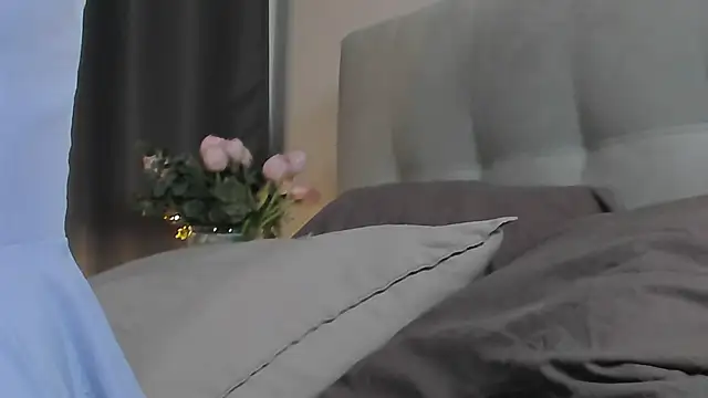 Camilla Rowen online show from June 14, 2:57 am