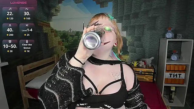 LottieReed online show from October 30, 5:25 pm