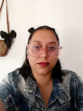 Caroline-17 online show from November 25, 7:15 pm