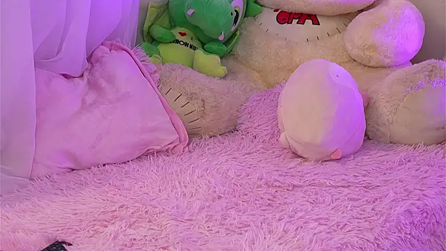 ISA NIXON online show from January 7, 1:09 am