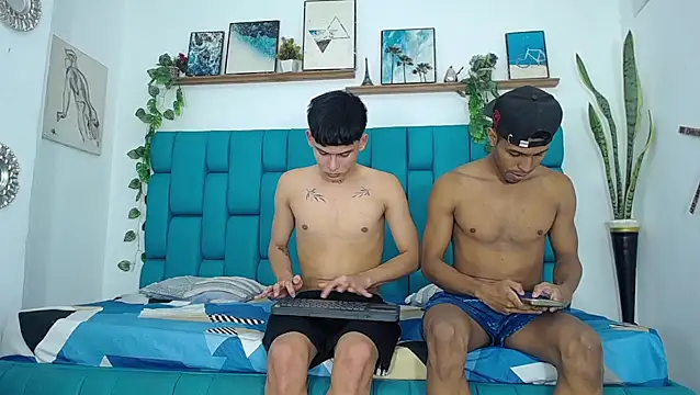 Hot Boys Latinos X online show from November 14, 10:10 pm