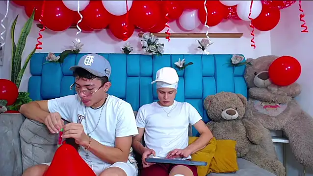 Hot Boys Latinos X online show from February 12, 11:28 pm