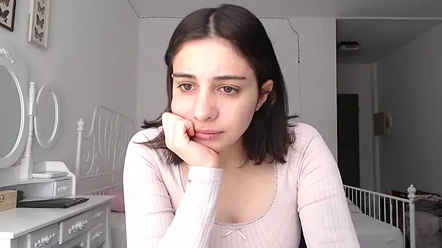 bellefleurrr online show from March 29, 12:37 pm