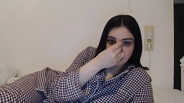 bellefleurrr online show from April 6, 11:17 pm