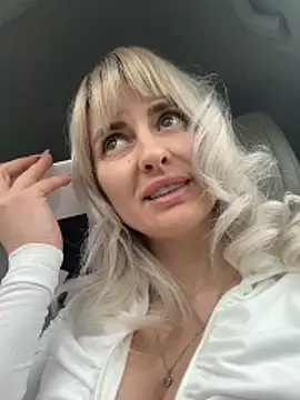 blondegirlx online show from November 21, 9:00 am