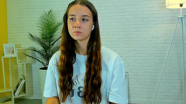 ErnestinaSiddens online show from October 25, 12:24 pm