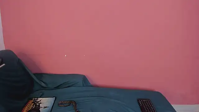 NhoanBrunette online show from December 19, 1:58 pm