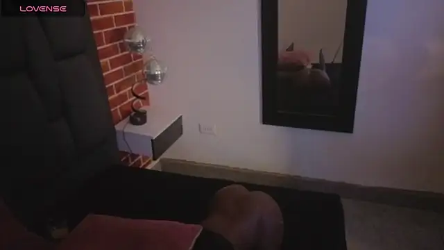 ghostwomaan online show from December 2, 12:40 pm