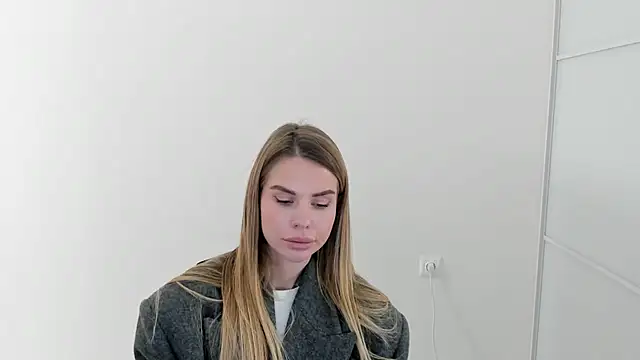 LinaBey online show from November 15, 1:01 pm