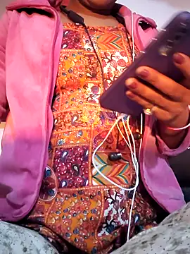 Hot-Rubyy online show from February 12, 9:00 am