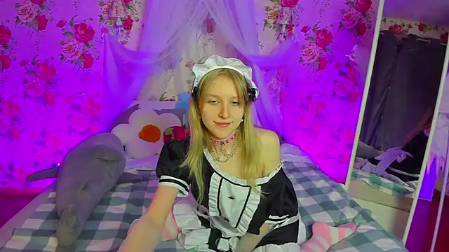 KissChristie   online show from November 7, 7:19 pm