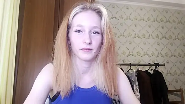 LisaKacitaa online show from October 27, 12:33 pm