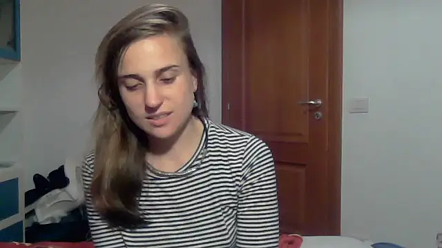 SinnEmily online show from April 11, 4:10 pm