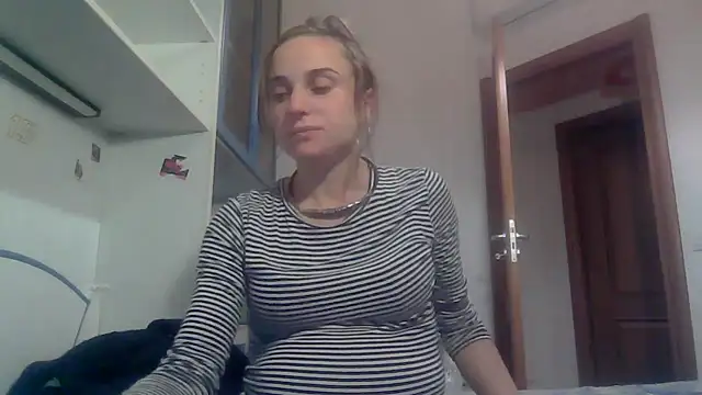 SinnEmily online show from December 15, 9:31 pm