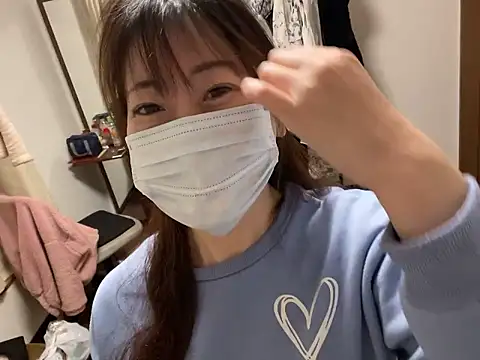 hitomi desu online show from February 3, 8:12 pm