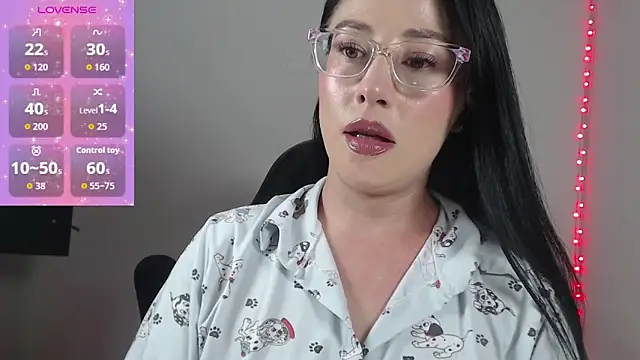 Emma Hotkiss online show from June 25, 11:50 pm