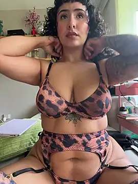 SugarTroubl33 online show from June 12, 2:47 pm
